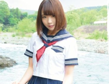 色白美少女の美尻と色素沈着ナシの綺麗なケツ穴　カタくつぼんだ肛門をほぐし肉棒をねじ込む　直腸感中出し精液が穴からこぼれる