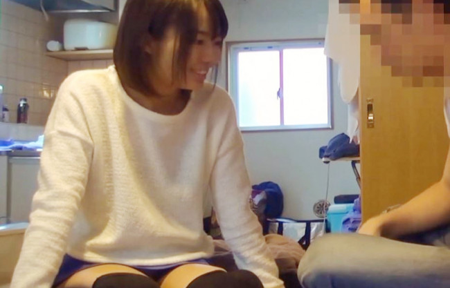 【素人ナンパ】もぉ～エッチぃぃ♡やぁあああん♡盗撮ヤリ部屋でニーハイデレデレな純朴女子大生とイチャラブ濃厚セックス♡